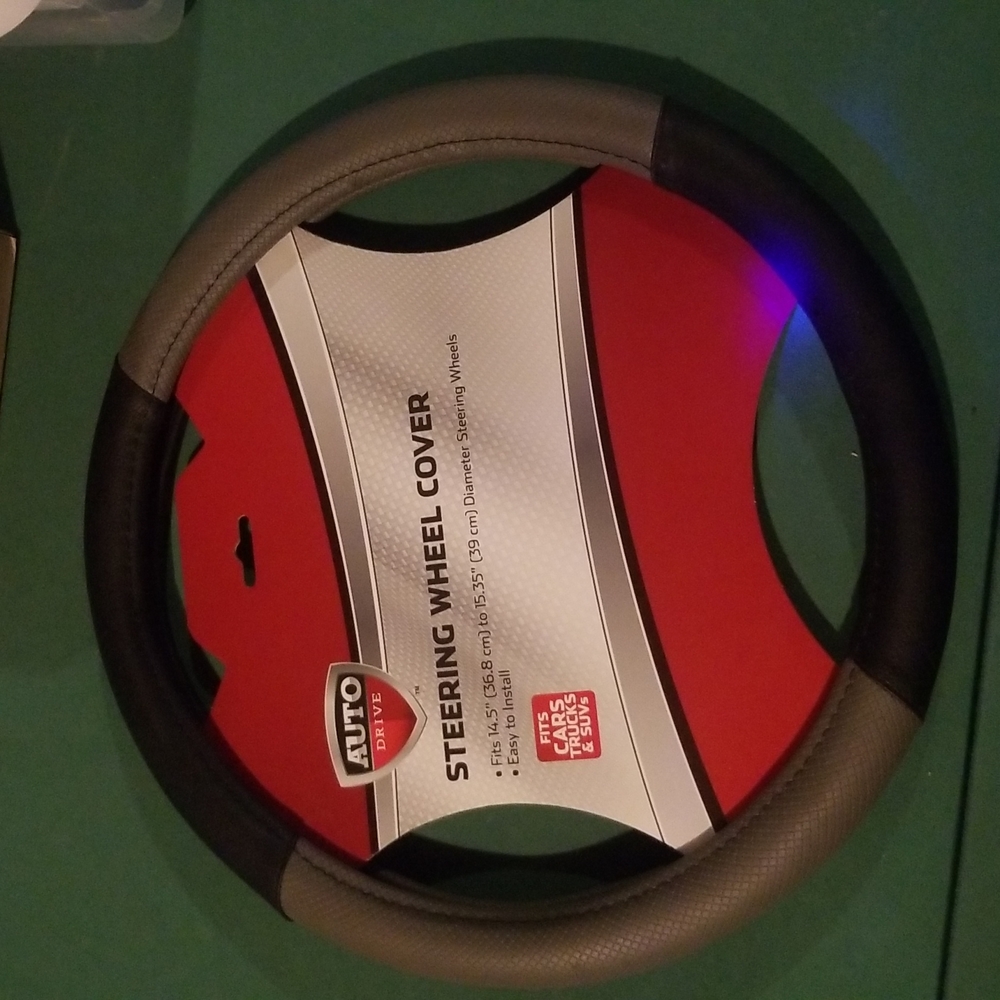 Steering wheel cover
